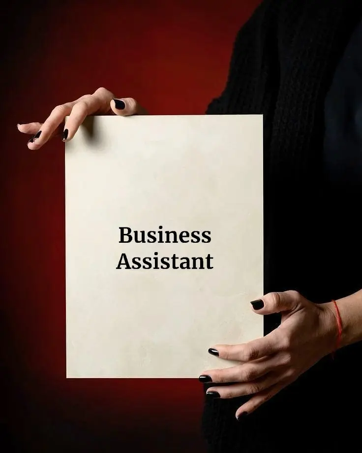 КЕЙС №3.
КОГДА ПОТОЛОК В КОМПАНИИ СТАНОВИТСЯ ТОЧКОЙ РОСТА⬆️
Ещё один интересный кейс сейчас в работе.
Девушка, 28 лет.
Мы познакомились почти год назад | Сетка — социальная сеть от hh.ru