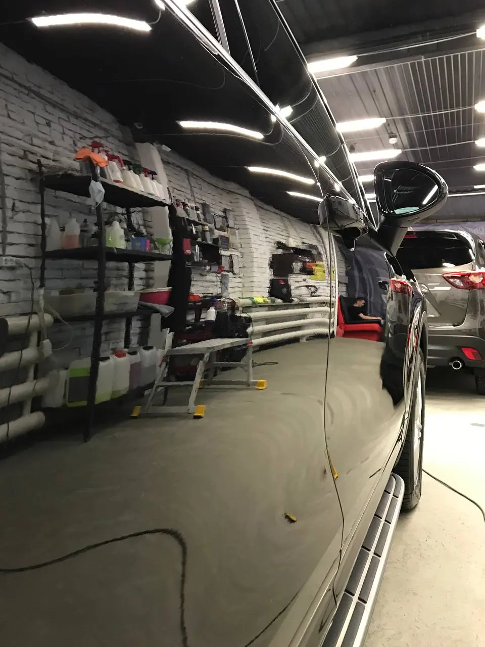 ✨ Полировка кузова и защитные составы: сохраняем блеск автомобиля надолго.
Блестящий, ухоженный кузов — визитная карточка автомобиля | Сетка — социальная сеть от hh.ru