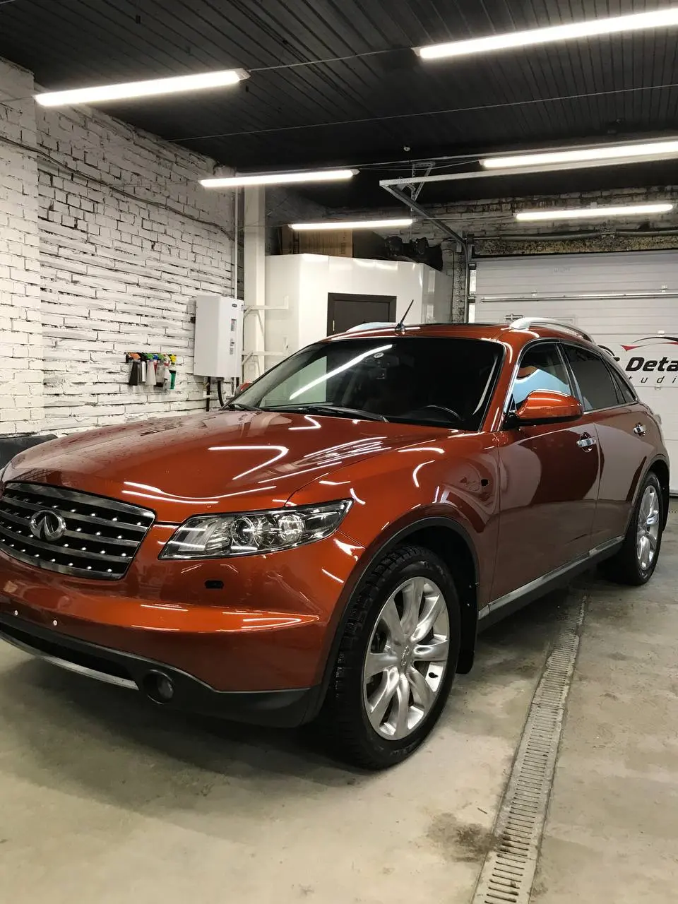 ✨ Полировка кузова и защитные составы: сохраняем блеск автомобиля надолго.
Блестящий, ухоженный кузов — визитная карточка автомобиля | Сетка — социальная сеть от hh.ru