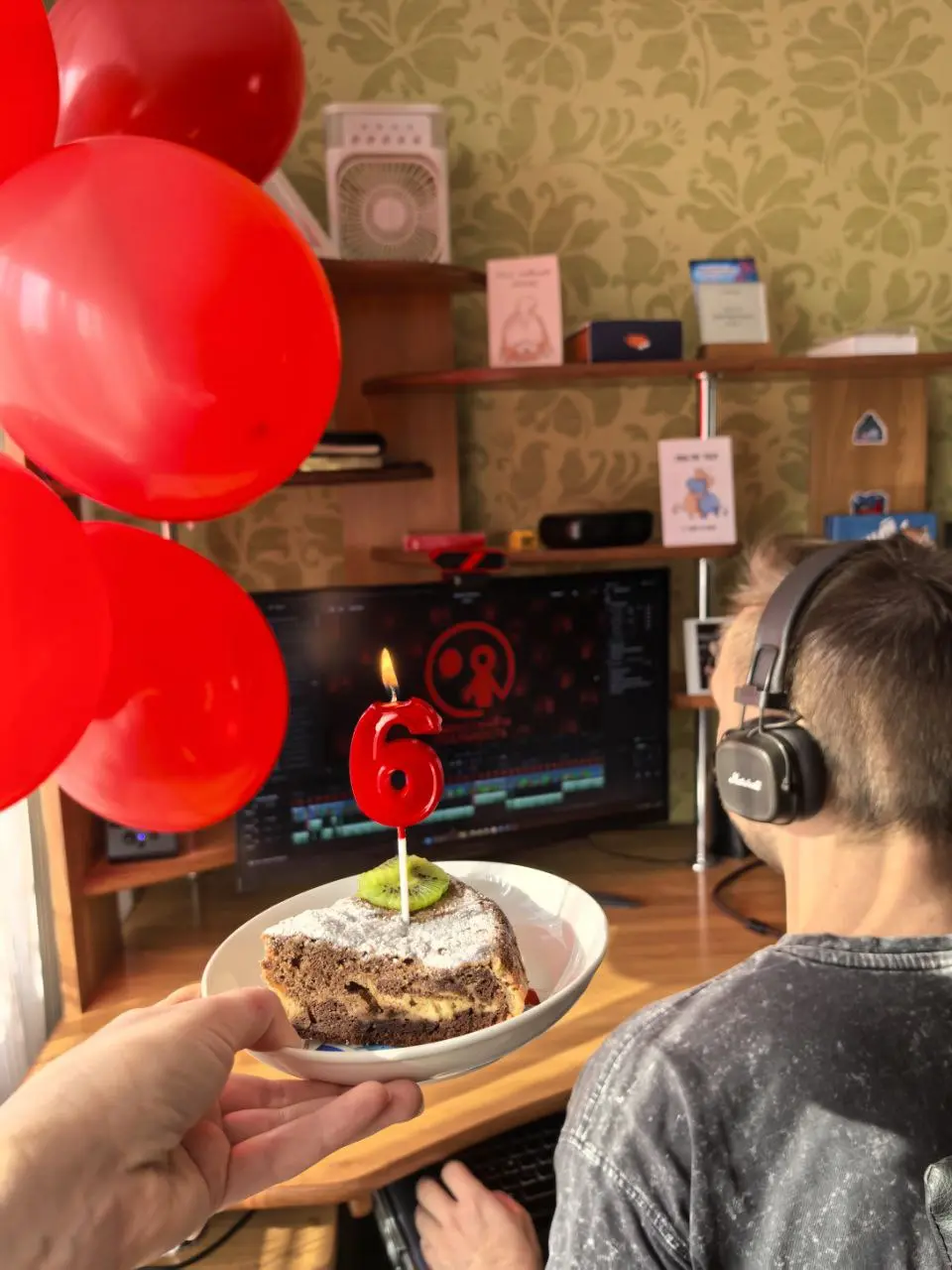 6 лет подкасту «Маркетинг и реальность»🎙🎉
15 марта 2020 года вышел первый эпизод подкаста, который дал старт последующим 260+ и проекту, впоследствии вошедшему в топ своей категории и собравшему вокру... | Сетка — социальная сеть от hh.ru