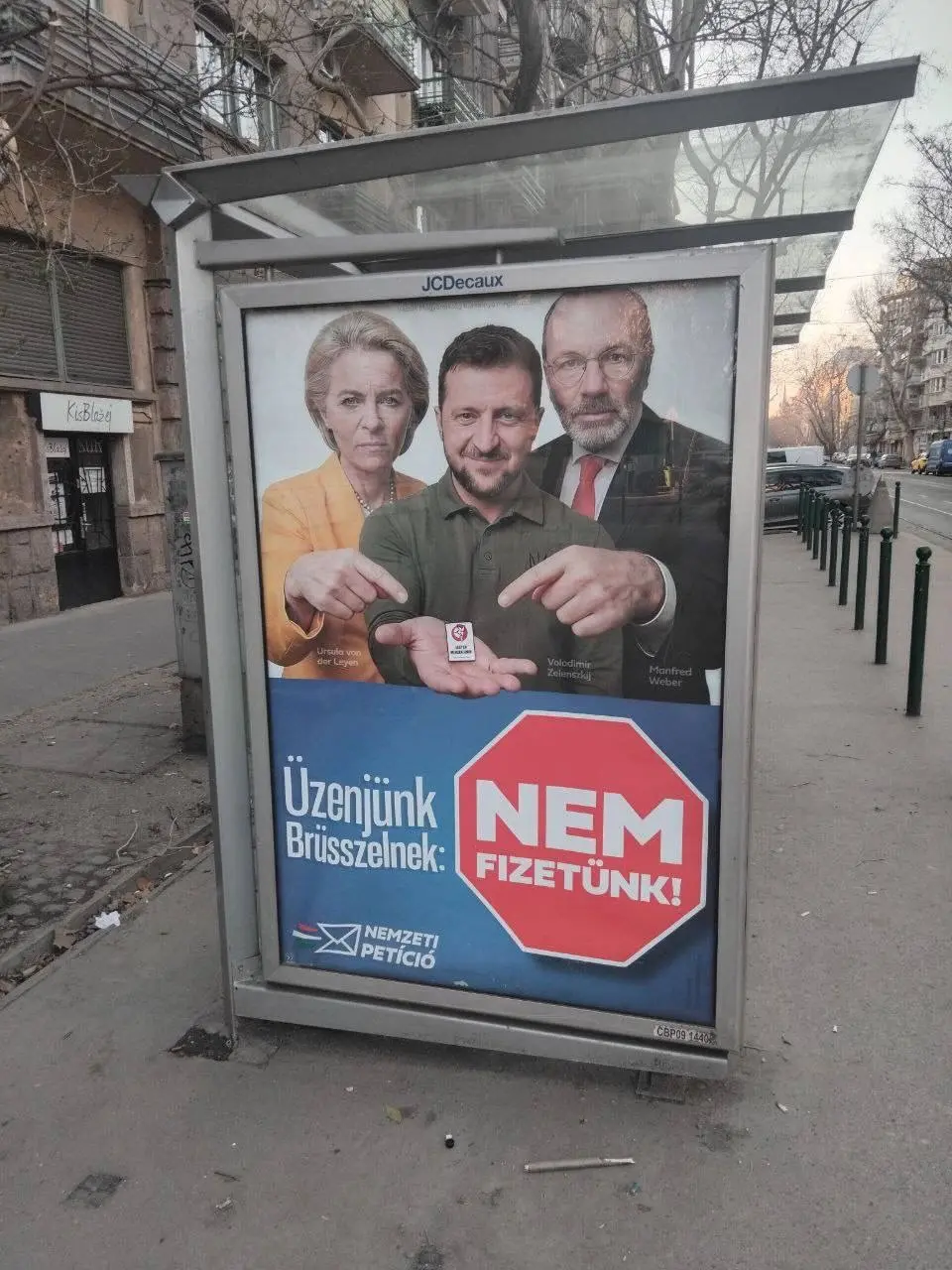 Предвыборная кампания Орбана в Будапеште
«Nem Fizetunk» — мы не платим)) | Сетка — социальная сеть от hh.ru
