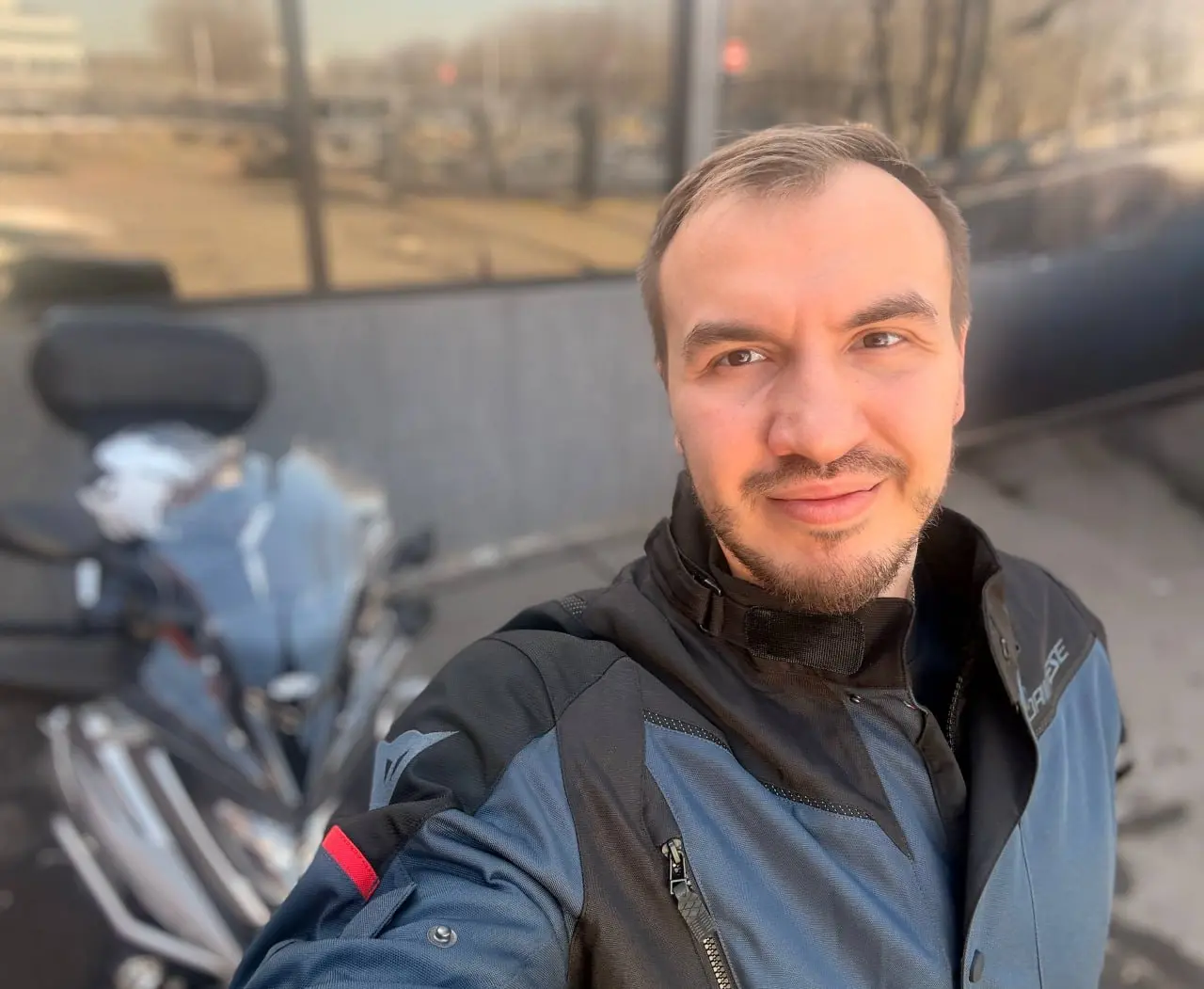 С началом сезона мотогоны 🏍🏍🏍
Дождались! Асфальт подсох, пора выкатывать своих коней.
Кто уже успел прохватить по городу? Делитесь фото своих красавцев в комментариях 👇 | Сетка — социальная сеть от hh.ru