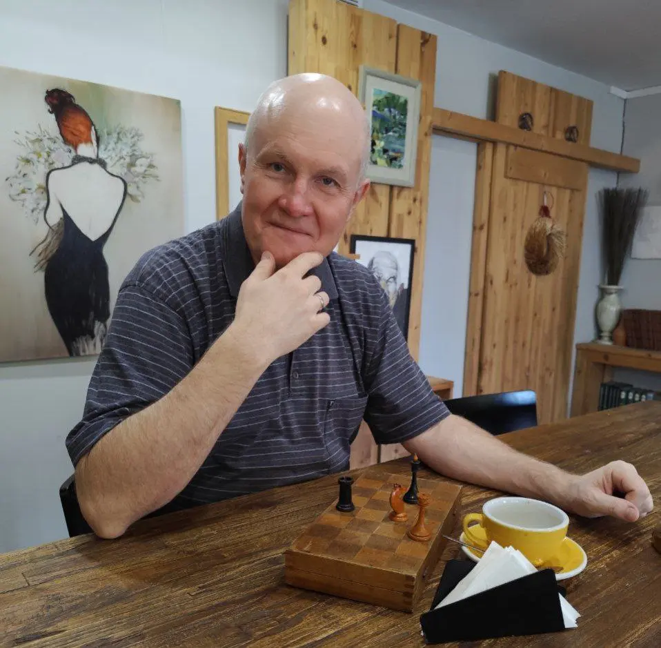 🧠 Невозможно убежать от прошлого, надев новое тело
Часто нам кажется: вот найду другого партнера, изменю имидж, перееду в новый город и старая боль останется позади | Сетка — социальная сеть от hh.ru