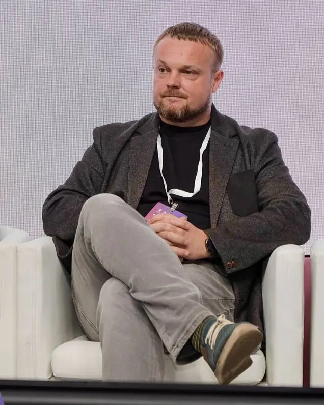 Добро пожаловать в канал Metastar
Здесь ставят российский спорт на коммерческие рельсы.
Правила здесь просты, ознакомьтесь с ними: 
1. Это канал о спортивном продюсировании | Сетка — социальная сеть от hh.ru