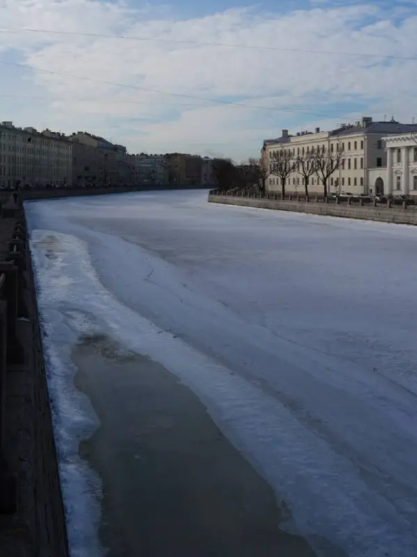 Поделюсь немного питерскими фотографиями из командировки😎
Снято в пятницу 📷
Вот, потихоньку осваиваю новую камеру - прекрасное хобби, которое позволяет вытащить себя из-за компьютера ☺️ | Сетка — социальная сеть от hh.ru