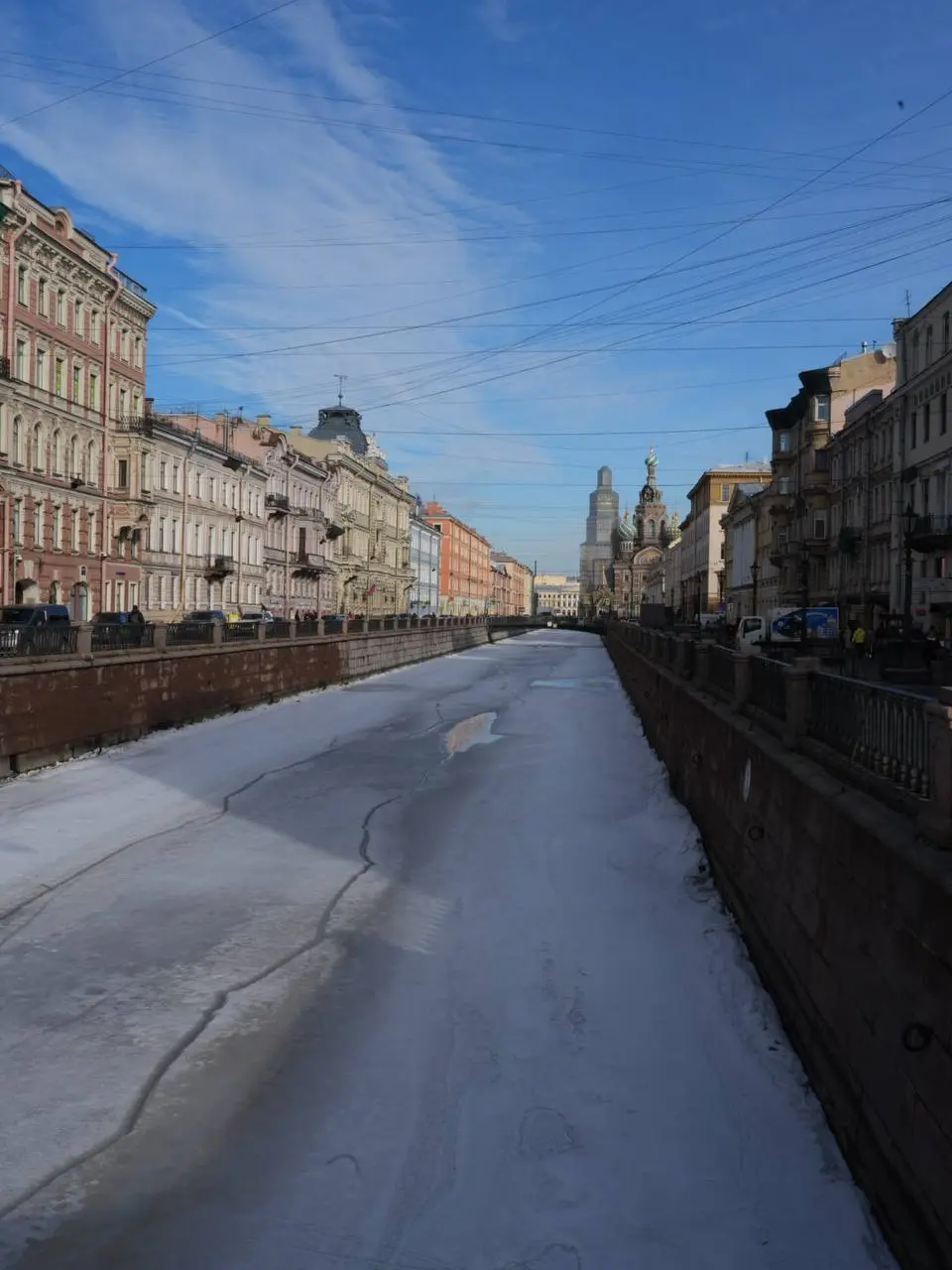 Поделюсь немного питерскими фотографиями из командировки😎
Снято в пятницу 📷
Вот, потихоньку осваиваю новую камеру - прекрасное хобби, которое позволяет вытащить себя из-за компьютера ☺️ | Сетка — социальная сеть от hh.ru