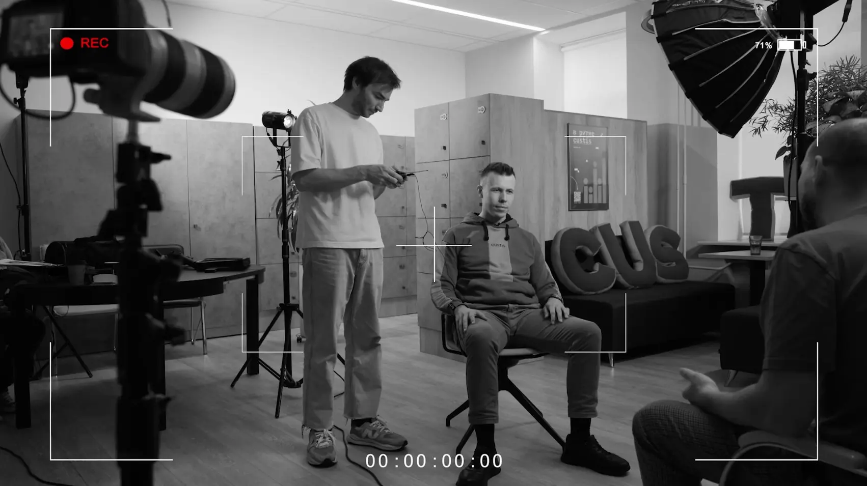 Всем привет!
Познакомимся чуть ближе?
Мы решили показать вам настоящую жизнь CUSTIS — без занудной статистики и сухих отчетов, а через глаза и слова тех, кто тут работает каждый день ☺️
Наши коллеги р... | Сетка — социальная сеть от hh.ru