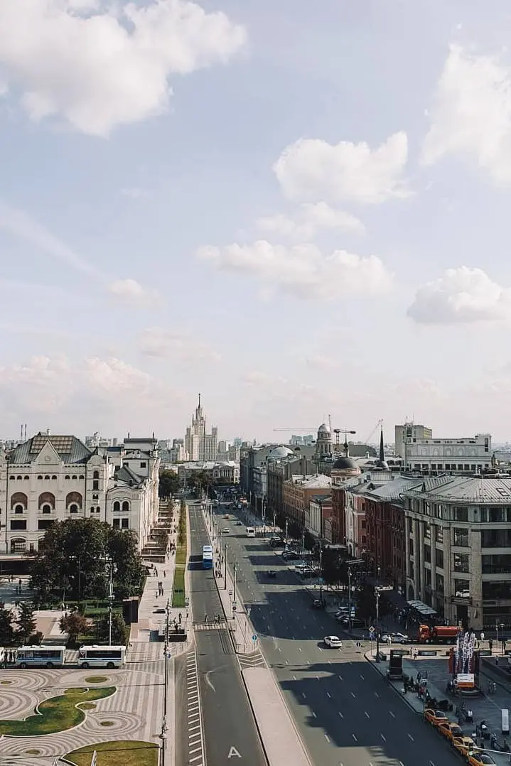 😍Крыша ЦДМ — смотровая площадка с роскошным видом на Москву
▫️Вход через «Музей детства» | Сетка — социальная сеть от hh.ru