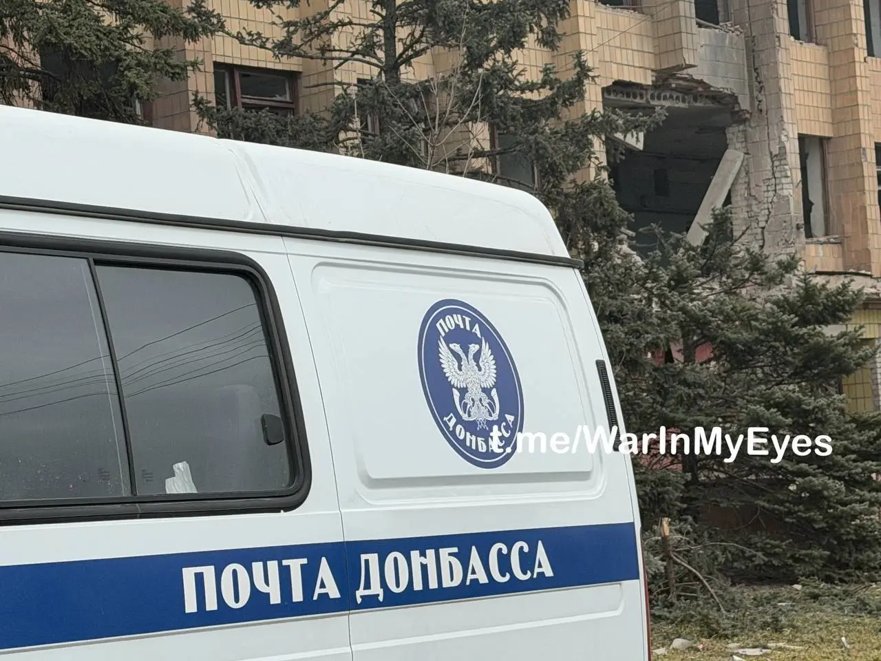 Последствия прилета двух ударных БПЛА самолетного типа по зданию Почты Донбасса в пгт. Мангуш сегодня ночью | Сетка — социальная сеть от hh.ru
