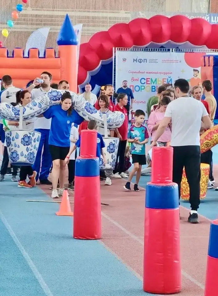 🏃‍♂ В минувшие выходные в легкоатлетическом манеже имени братьев Знаменских прошёл яркий весенний праздник спортивных семей «Всей семьей за здоровьем!» 🌷
25 семей работников АО «Мосводоканал» от перви... | Сетка — социальная сеть от hh.ru