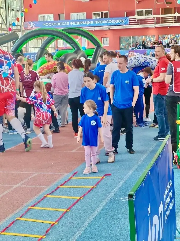🏃‍♂ В минувшие выходные в легкоатлетическом манеже имени братьев Знаменских прошёл яркий весенний праздник спортивных семей «Всей семьей за здоровьем!» 🌷
25 семей работников АО «Мосводоканал» от перви... | Сетка — социальная сеть от hh.ru