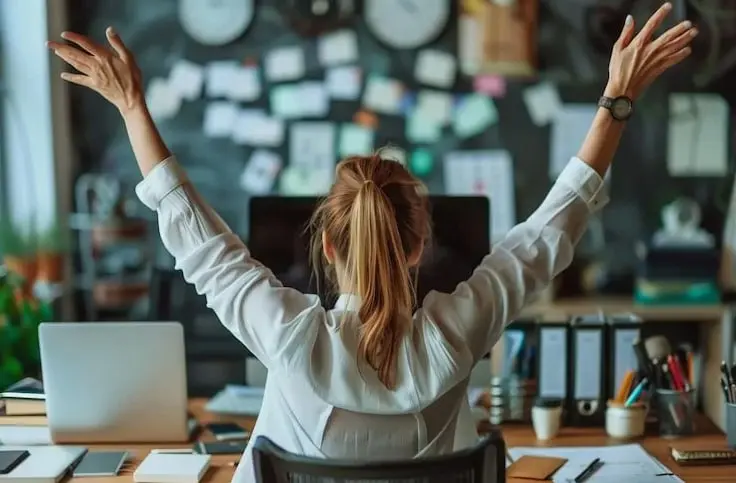 Honey, Get a Job
Всем привет! Меня зовут Иван и я автор канала Adtech: персональное мнение.
Как вы уже вероятно поняли, я запустил новый важный проект | Сетка — социальная сеть от hh.ru