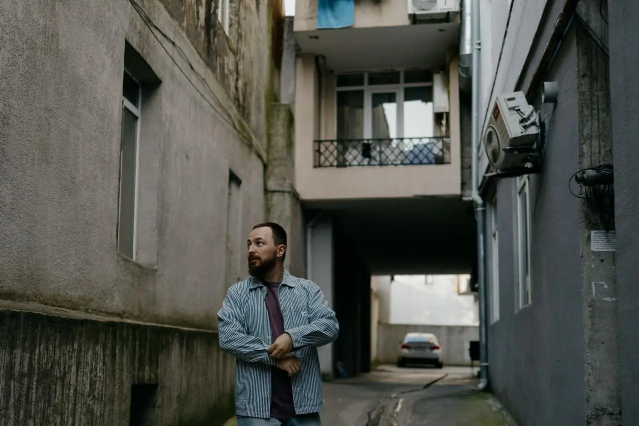 💬 Пост-знакомство
Меня зовут Григорий. 8+ лет в digital-маркетинге (ex-Skillbox, GeekBrains).
Учился на юриста, но стал маркетологом. Ни разу не пожалел | Сетка — социальная сеть от hh.ru