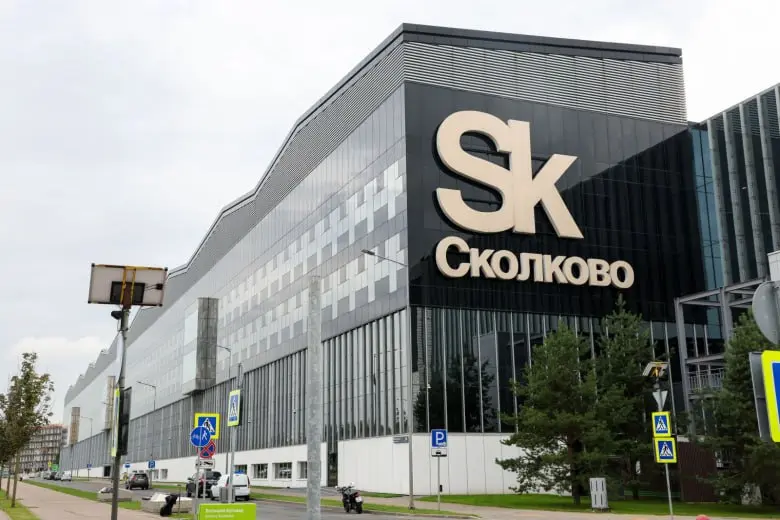 Минцифры РФ сохранит ставку 6% по ИТ-ипотеке для резидентов «Сколково», но для оформивших кредит до 31 декабря 2025 года
Минцифры России подготовило проект решения о сохранении льготной IT-ипотеки для... | Сетка — социальная сеть от hh.ru