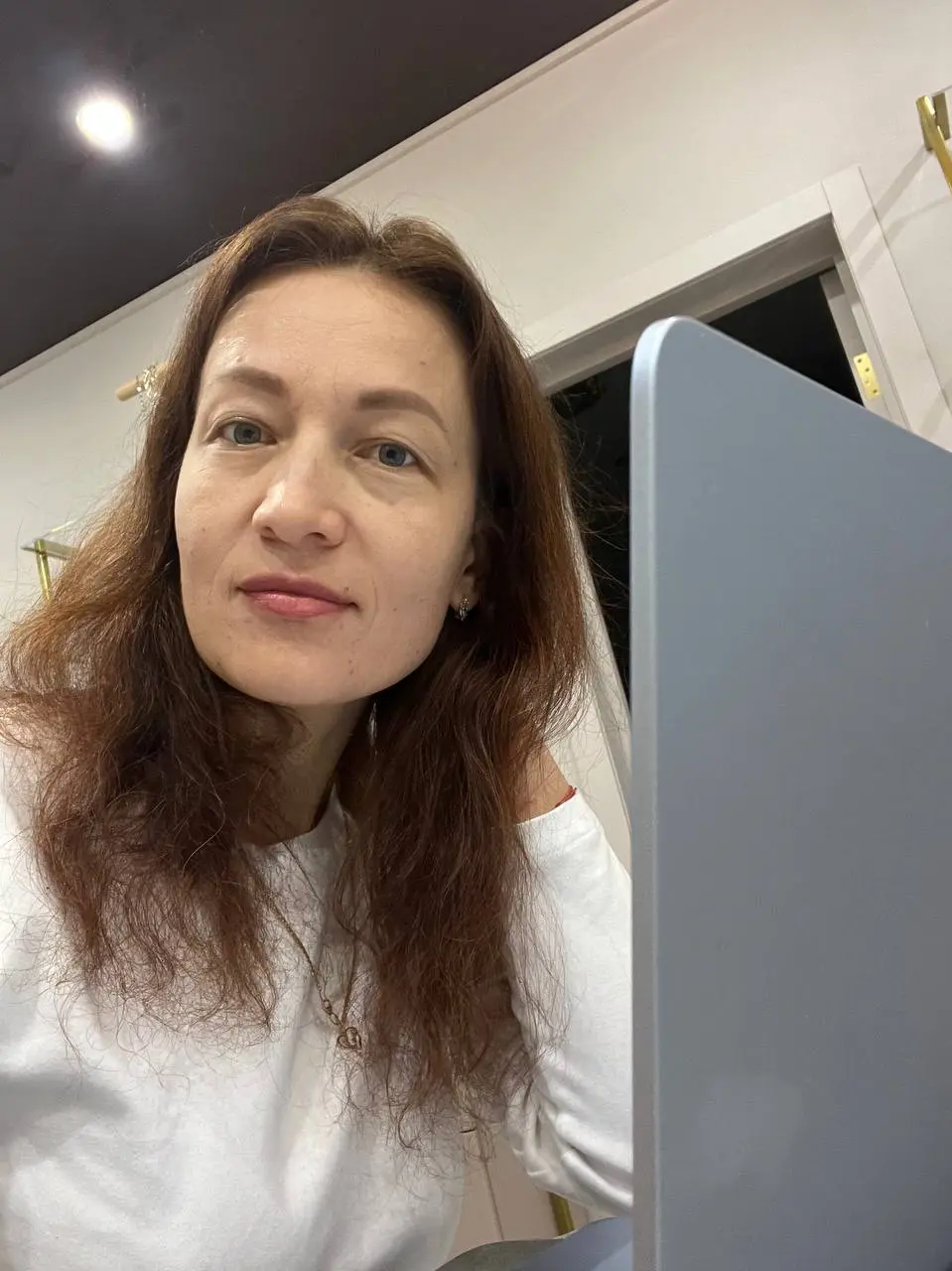 Добрый вечер!
Я к Вам с интересным и полезным кейсом, точнее двумя кейсами 👌 и оба про самозанятых.
В первом случае, увольнялся сотрудник, оформленный как само занятый | Сетка — социальная сеть от hh.ru