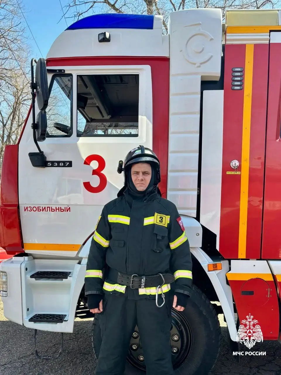 👨‍🚒 Смыли всю копоть и сажу – в Изобильном проводили на заслуженный отдых начальника 3-й пожарно-спасательной части
Дмитрий Азаров отдал службе в МЧС России 20 лет | Сетка — социальная сеть от hh.ru