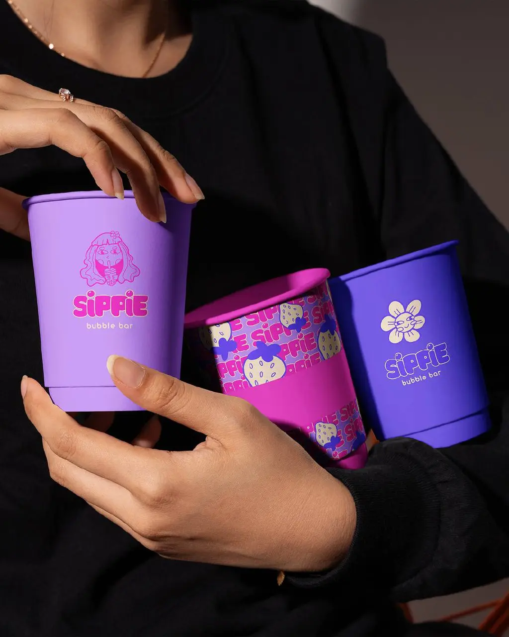 💜 Фирменный стиль для бабблти бара Sippie
Этот интересный заказ пришел от зарубежного клиента из Канады, я с удовольствием погрузились в мир ярких красок и необычных решений | Сетка — социальная сеть от hh.ru