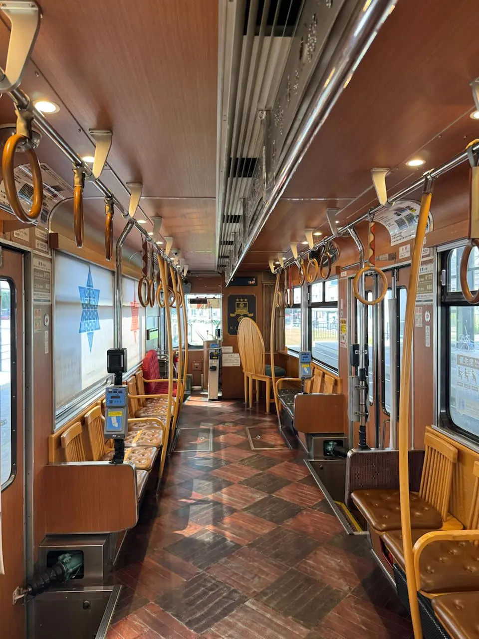 🇯🇵Кагосима
Не только синкансенами едины, на юг Японии можно добраться многими способами: паром, самолёт, электрички, скоростные поезда | Сетка — социальная сеть от hh.ru