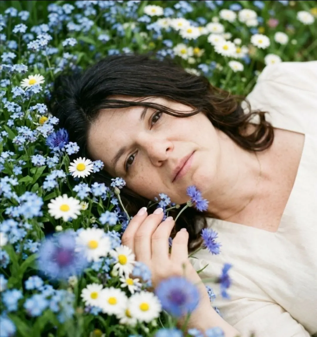 Поймала себя на мысли... Нельзя влюбляться, нельзя привыкать...
Когда то я зарегистрировалась в Пикабу, потом им показалось что мои статьи про попытку заработать, я ушла из этой сети | Сетка — социальная сеть от hh.ru