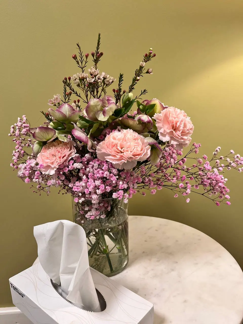 Что, если меня на радует весна?
Всего три недели назад был снегопад. Я переживала, что эти сугробы будут таять бесконечно, а уже почти ничего не осталось | Сетка — социальная сеть от hh.ru