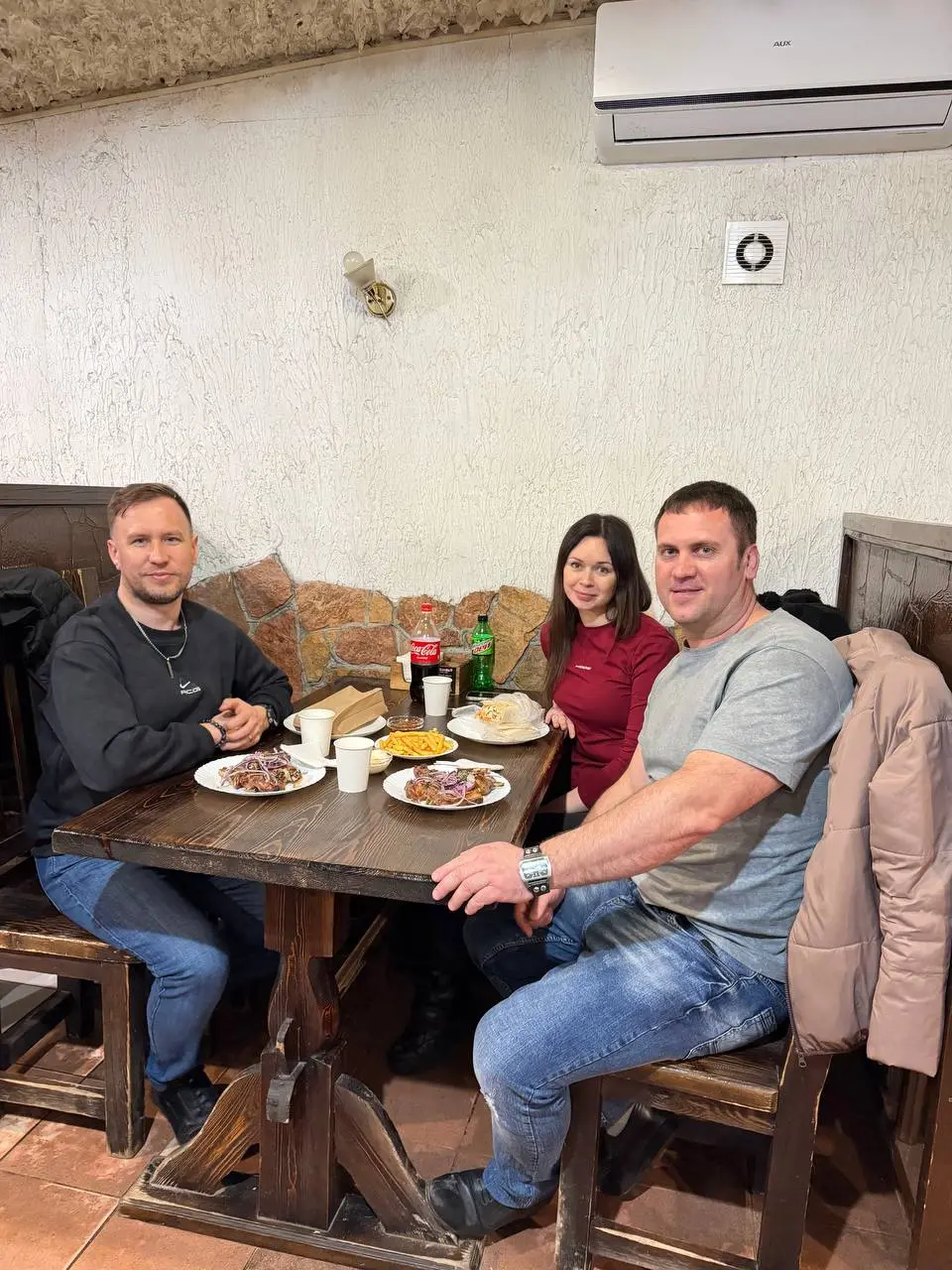 За один день больше, чем за полгода.
Сегодня я снова в Нижний Новгород.
Спустя полгода.
И если честно — для меня это не просто командировка.
Это точка, в которую я обязан был вернуться | Сетка — социальная сеть от hh.ru