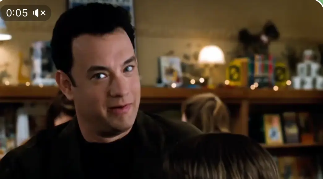 В фильме "Вам письмо" (1998) есть сцена, в которой кассир спрашивает клиента и заключает: "мы не прогорим, пока будут постоянные покупатели"
Ирония в том, что у них действительно была большая лояльная... | Сетка — социальная сеть от hh.ru