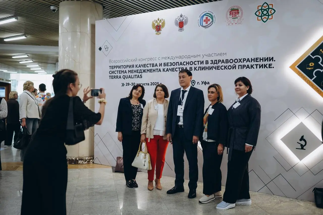 Четверг — тот самый день,
когда уже многое сделано,
но расслабляться рано 😄
Обычно именно в четверг становится понятно:
где всё идёт по плану,
а где процессы начинают «плыть» | Сетка — социальная сеть от hh.ru