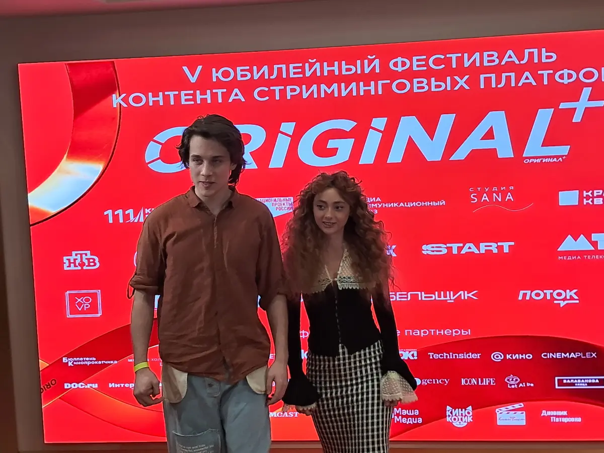 Посетила второй день фестиваля (5-тый, юбилейный) Original+ контента стриминговых платформ. Как новорожденному продюсеру, мне это было интересно.
Фестивал прохолит в Москве, на киностудии им | Сетка — социальная сеть от hh.ru