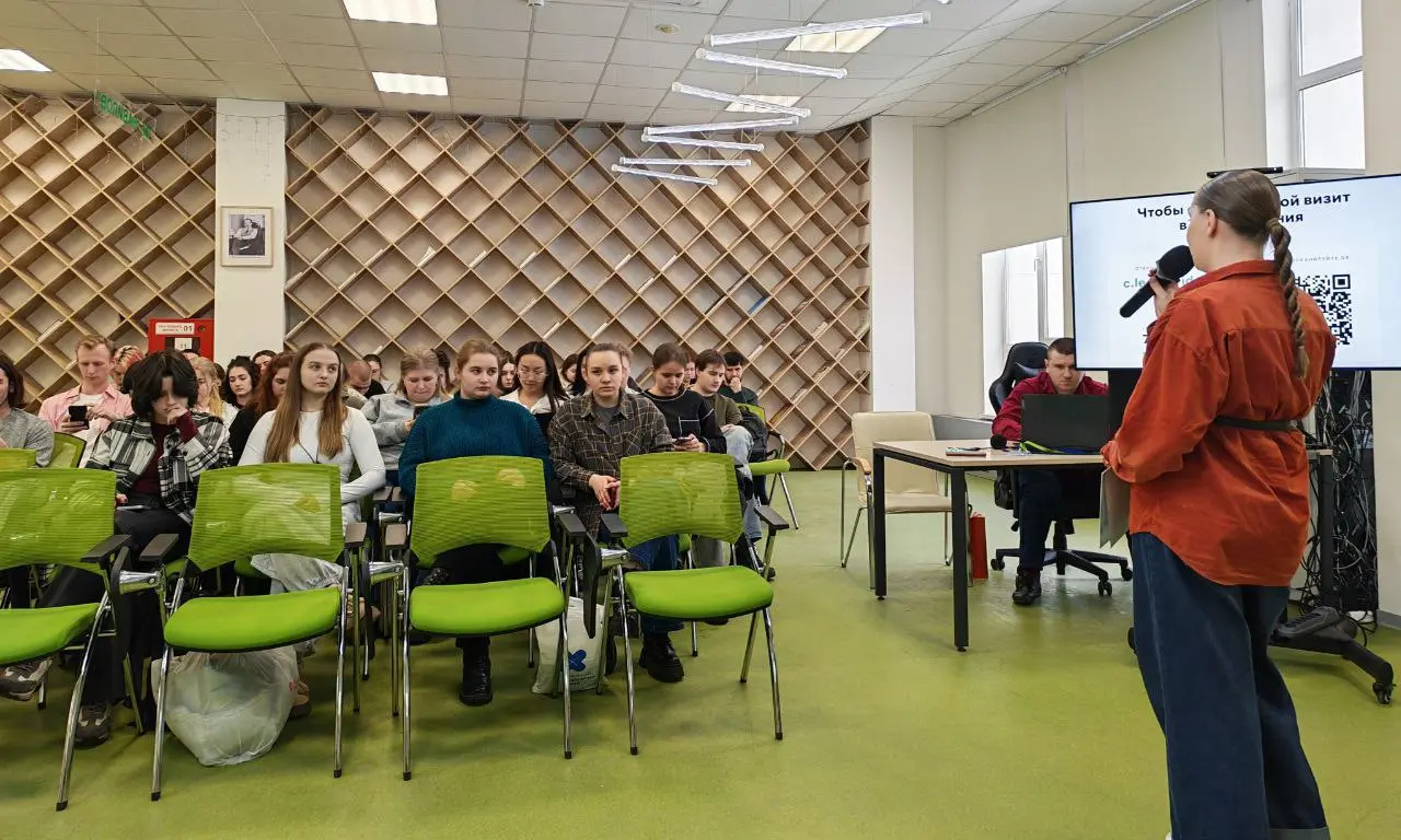 Знакомим будущих коллег с «Сибирским Гурманом»: итоги Дня карьеры в Университете биотехнологий 🌾
18 марта мы побывали в Университете биотехнологий | Сетка — социальная сеть от hh.ru