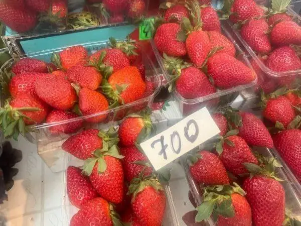 🍓В Ростове тем временем стоимость клубники упала до 700 рублей за килограмм | Сетка — социальная сеть от hh.ru