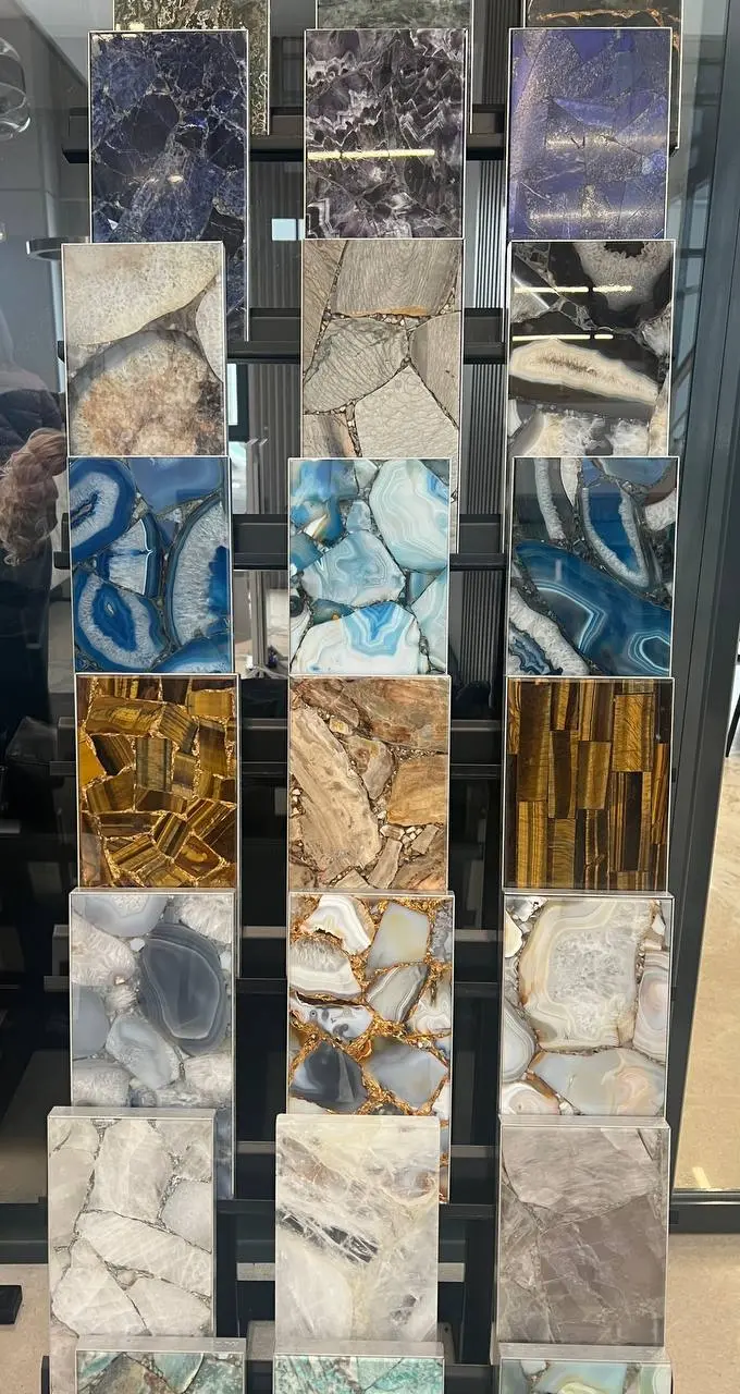 Камень может быть просто камнем.
А , может — центром притяжения.
Разница? Свет.
В VENEZIA STONE разобрали, как подсветка превращает слэб в арт-объект, от которого невозможно оторвать взгляд | Сетка — социальная сеть от hh.ru