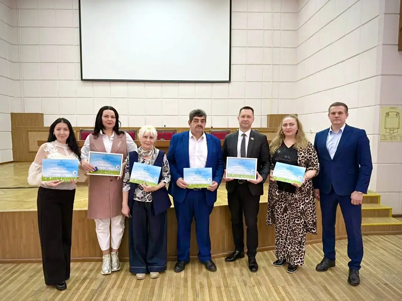 Доброго дня, мои дорогие!
Сегодня хочу поделиться радостью- буквально 2 часа назад я была в администрации по г округу на вручении Дипломов лауреата общественной награды Краснодарского края «Благотвори... | Сетка — социальная сеть от hh.ru