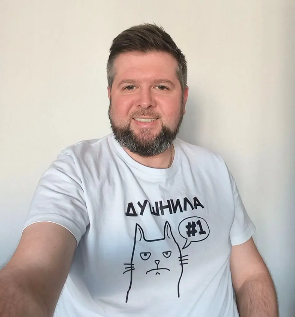 Хотел пошутить, а получился анонс
Тут должен был быть лёгкий юмористический пост, таки пятница… но жизнь решила внести свои правки 😄
Поэтому делюсь новостью | Сетка — социальная сеть от hh.ru