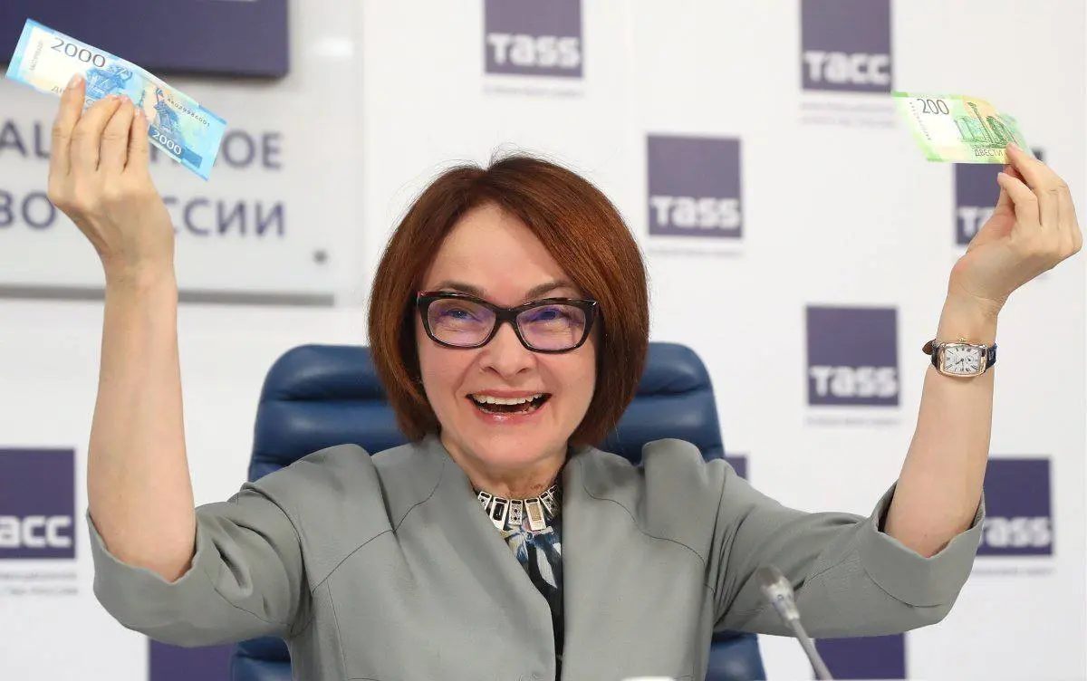 ➡️ ЦБ снизил ставку на 0,5%. Теперь она составляет 15% годовых
❗️Снижение ставки не означает снижение цен | Сетка — социальная сеть от hh.ru