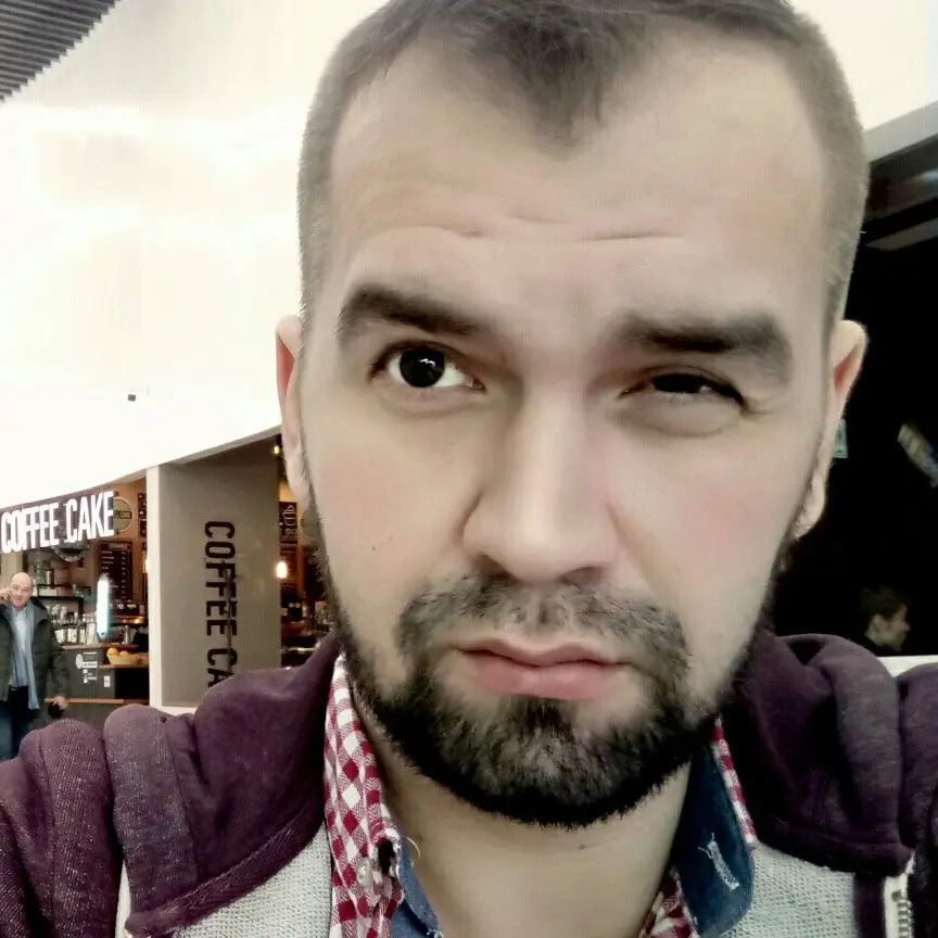 Валерий Комаров