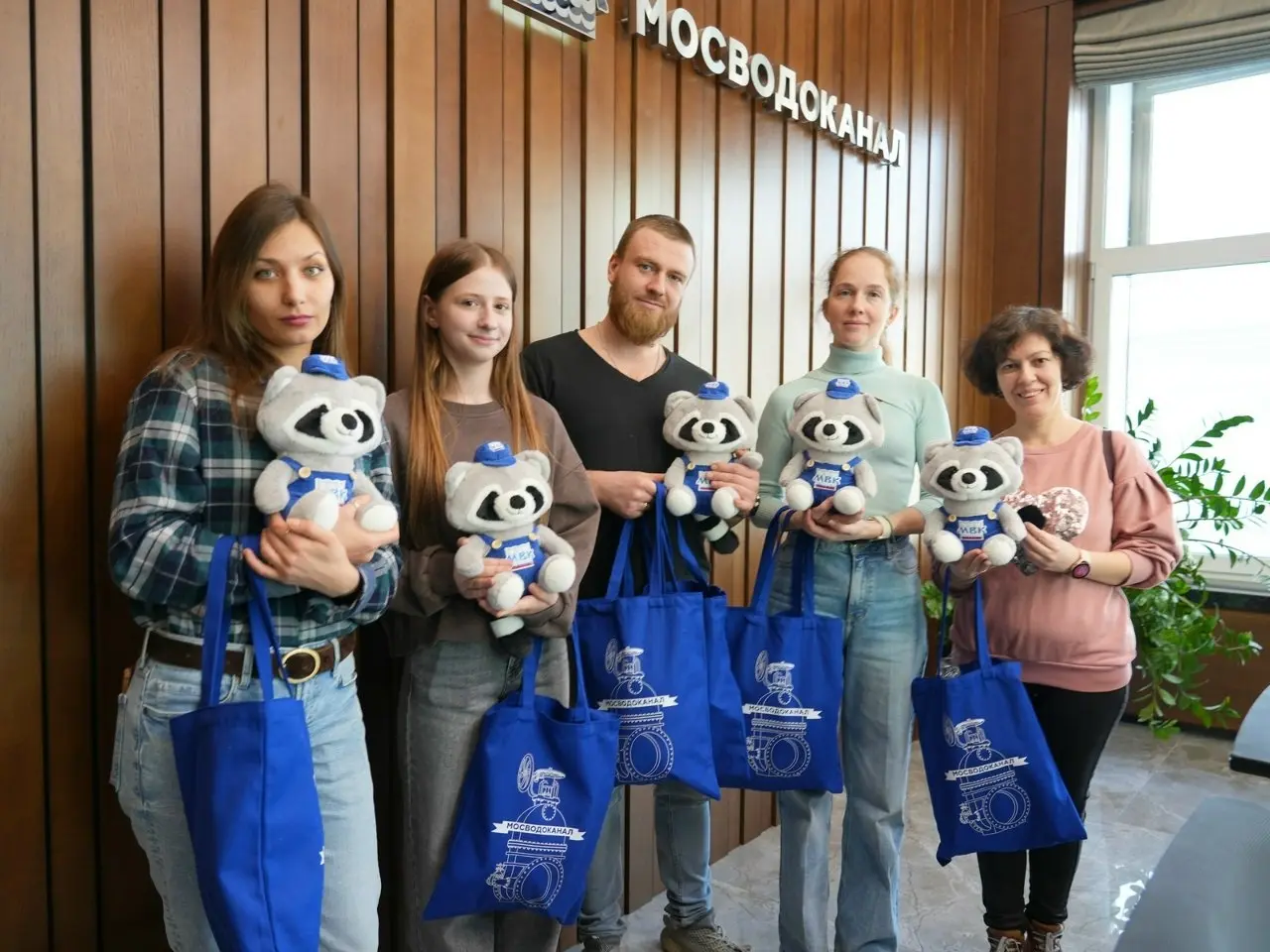 🎁Сегодня состоялось долгожданное награждение [победителей] конкурса https://vk.ru/wall-410765359483|"Снежный мастер" на лучшего снеговика Мосводоканала, проходившего зимой этого года | Сетка — социальная сеть от hh.ru