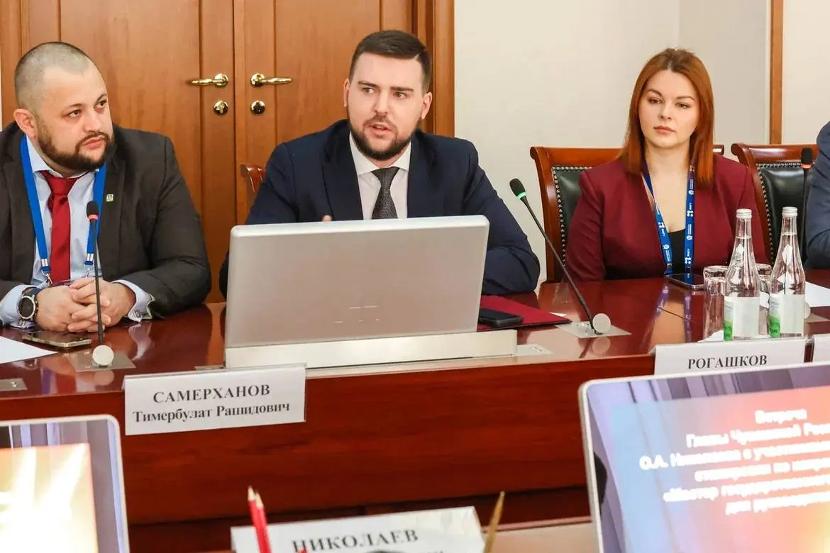 🇷🇺Провели встречу с главой Чувашской Республики Олегом Николаевым.
Интересный опыт - когда идеи, которые еще несколько дней назад обсуждались внутри команды, выходят на уровень управленческих решений | Сетка — социальная сеть от hh.ru