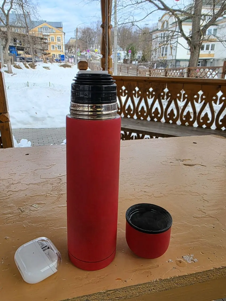 И вновь суббота, утро и термос пуэра в #беседкахохрякова.
Погода дразнила солнцем всю неделю, а в выходные выкатила на небо облака. На дворе весеннее равноденствие | Сетка — социальная сеть от hh.ru