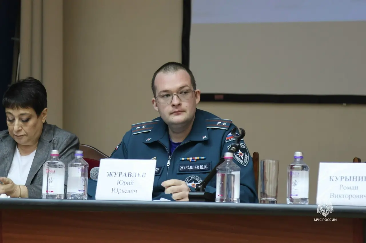 Фоторепортаж и видеонарезка со вчерашней конференции во ВНИИПО МЧС России про обязательное и добровольное подтверждение соответствия в области пожарной безопасности 📸
Еще больше фото тут: https://vk | Сетка — социальная сеть от hh.ru