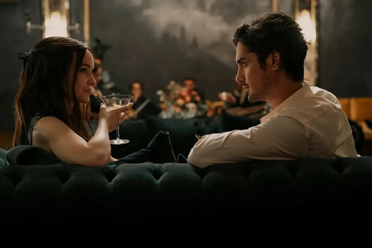 🎬 КиноРекомендация
Привет, друзья 👋
На этой неделе мы на одном дыхании посмотрели сериал 56 дней.
❓ О чем сериал
Оливер и Сиара знакомятся в магазине, у них страстный роман | Сетка — социальная сеть от hh.ru