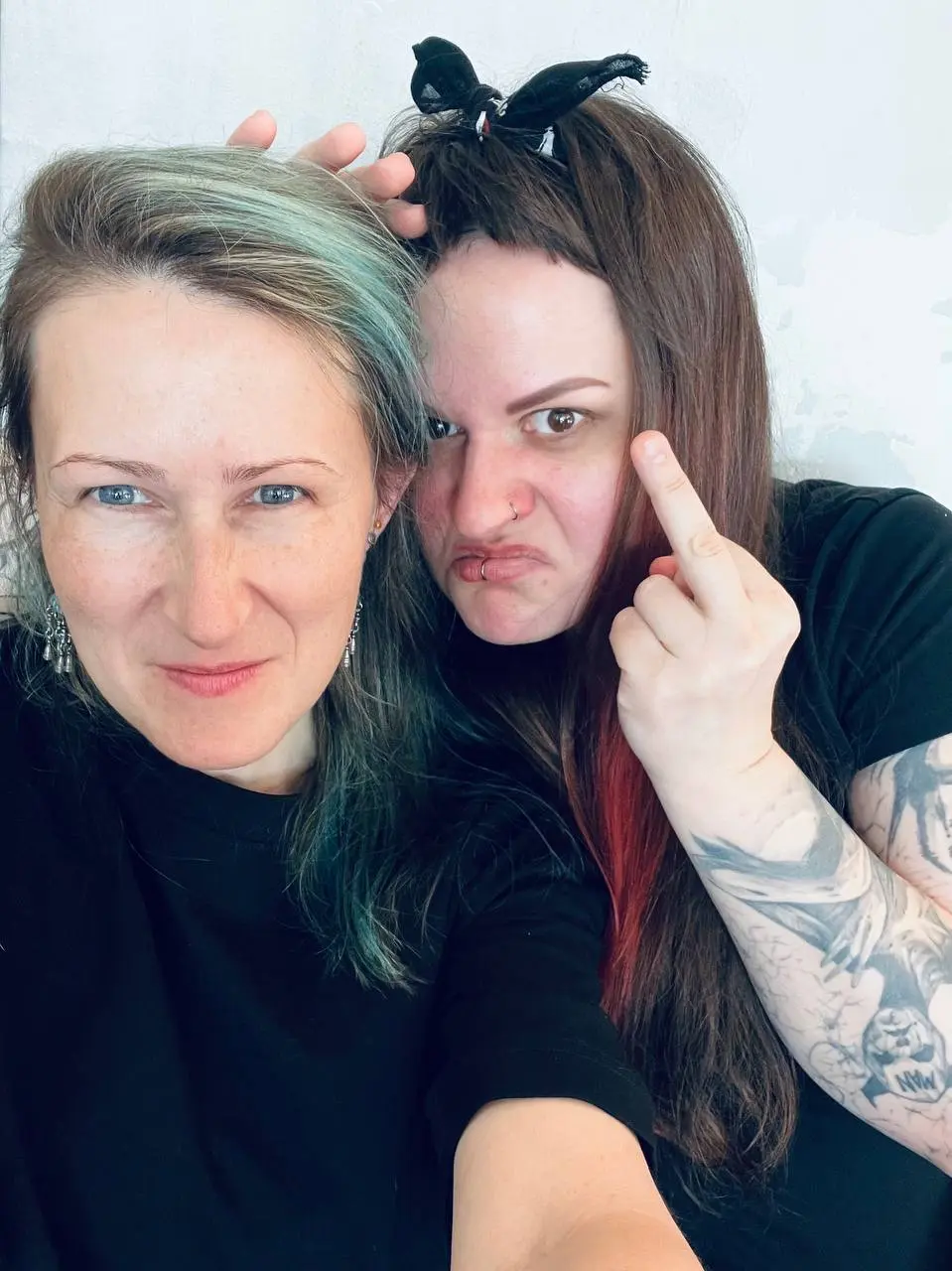 Озарение дня 🍎
Травматики правят миром
Мы очень адаптивные
Выберемся из любой ж.
Друг о друга
Или самостоятельно
——
#травма #жизнь #встаньиИди | Сетка — социальная сеть от hh.ru