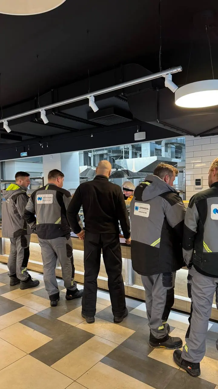 Из чего сделан Мончегорск? ч.1
Несколько ребят спросили у меня, стоит ли переезжать в Мончегорск и в Арктику (реально спросили). А вот бывшая коллега (оттуда) сказала – бежать оттуда во все ноги | Сетка — социальная сеть от hh.ru