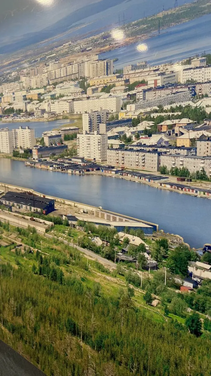 Из чего сделан Мончегорск? ч.1
Несколько ребят спросили у меня, стоит ли переезжать в Мончегорск и в Арктику (реально спросили). А вот бывшая коллега (оттуда) сказала – бежать оттуда во все ноги | Сетка — социальная сеть от hh.ru