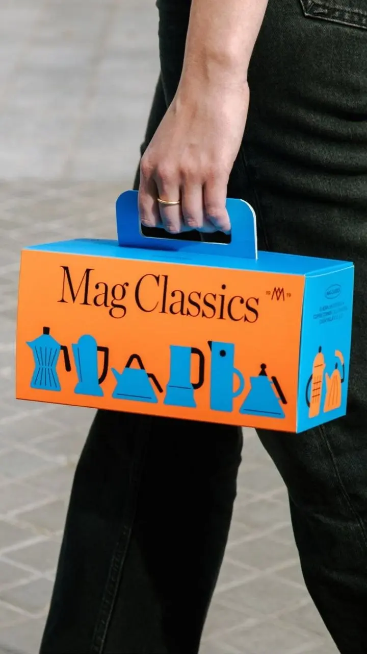 Цвет и форма
Именно этим меня зацепил испанский кофейный бренд El Magnifico в первую очередь | Сетка — социальная сеть от hh.ru