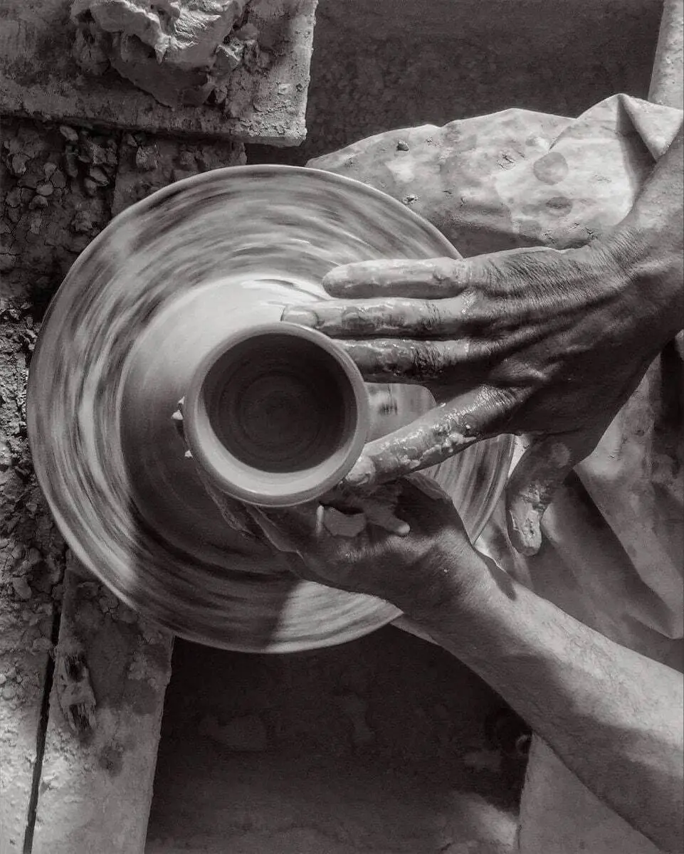 Притча «Камень в большом сосуде»
Один мудрый старец жил в маленькой деревне среди гор Таджикистана | Сетка — социальная сеть от hh.ru