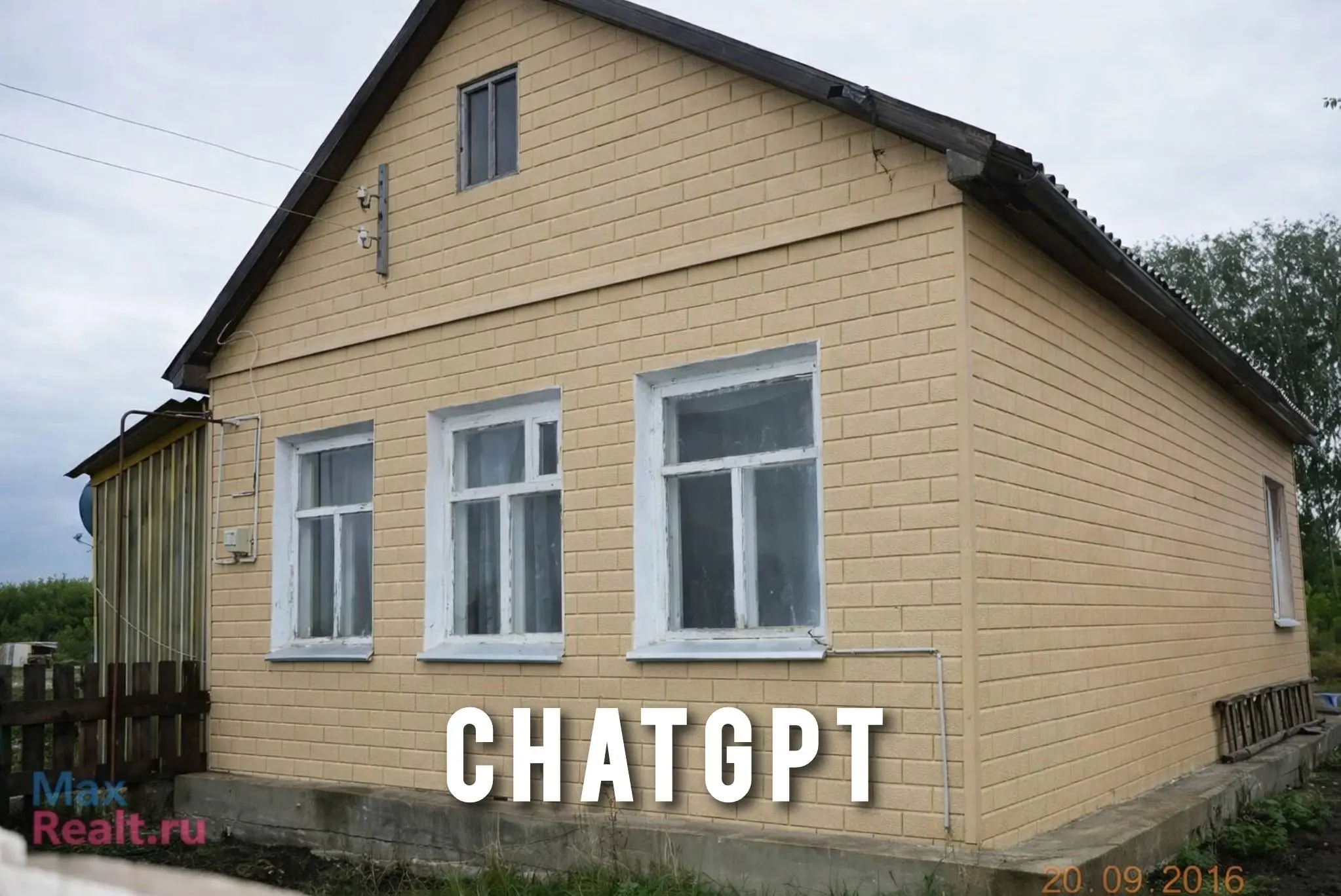 Ко мне пришёл запрос от клиента: показать, как будет выглядеть дом с разными вариантами облицовки.
Задача простая на словах, но важная по сути:
человек не хочет угадывать | Сетка — социальная сеть от hh.ru