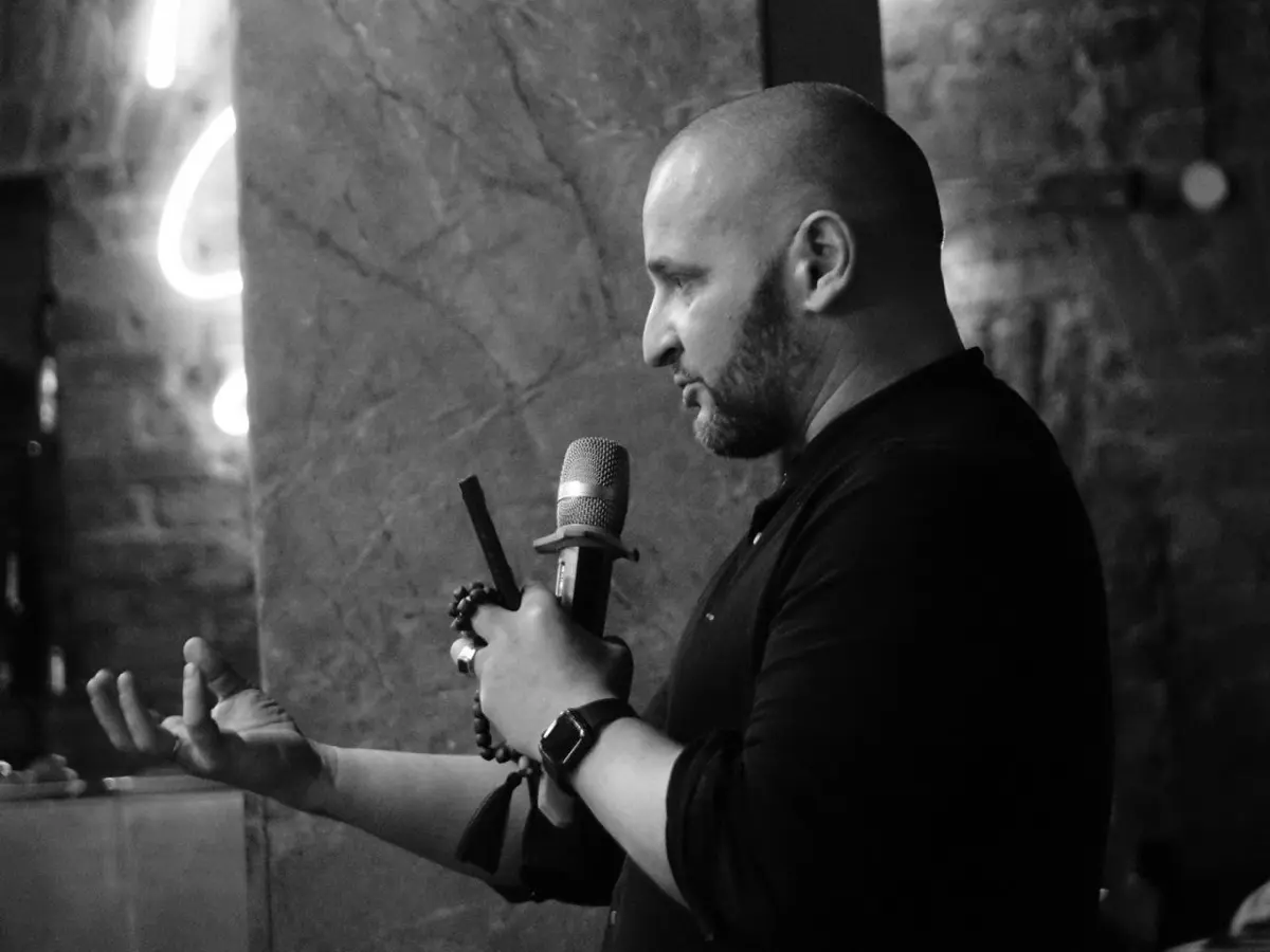 Опоры больше нет. И это самое честное, что я могу сказать вам сегодня
Раньше игра была линейной:
цель - ресурсы - стабильный рынок - результат. Опорой служило всё, что снаружи | Сетка — социальная сеть от hh.ru