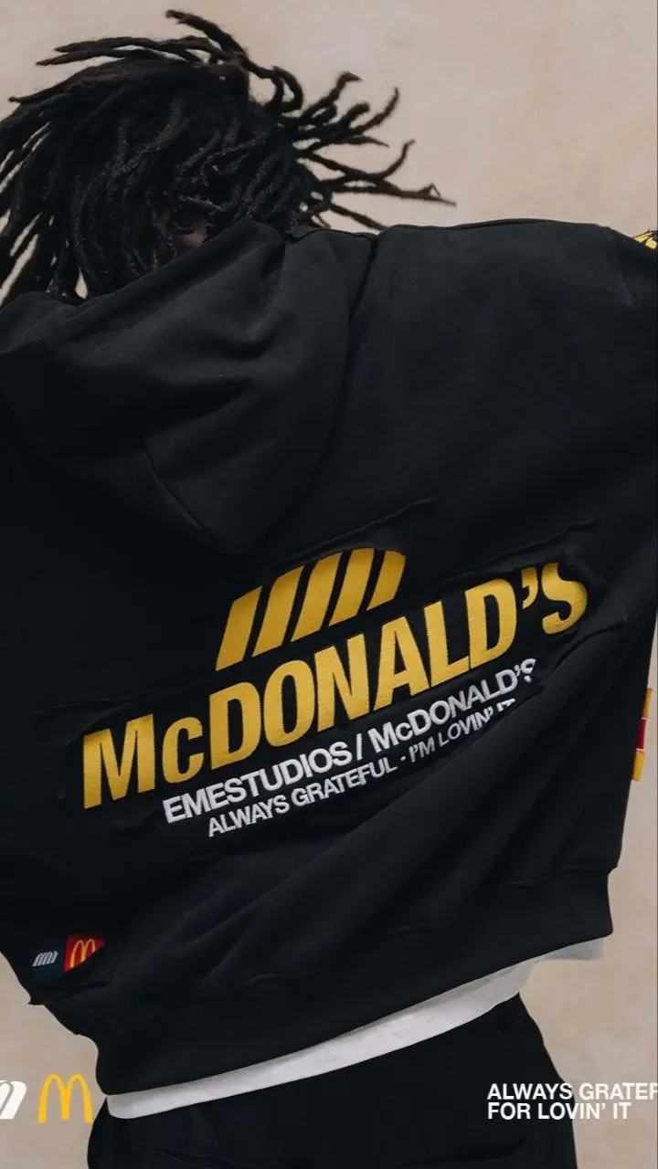 McDonald’s x Eme Studios
В минувшие выходные один из магазинов streetwear-бренда Eme Studios в Мадриде буквально трансформировался в кухню McDonald’s в рамках коллаборации двух компаний | Сетка — социальная сеть от hh.ru