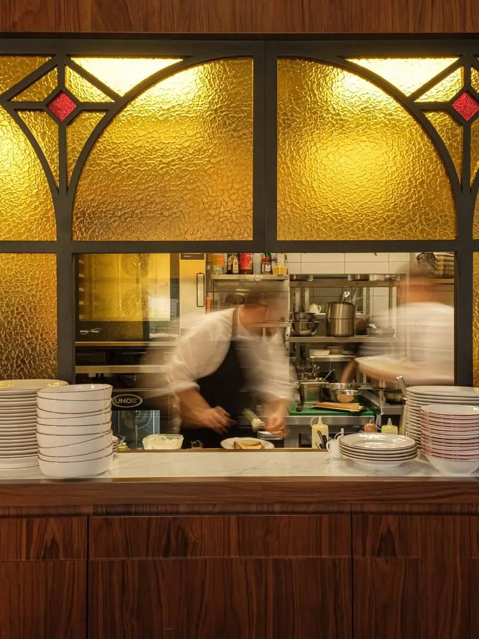 На месте закрывшегося из-за затопления Cherchez Bistrot появится новый проект «Бистротека» | Сетка — социальная сеть от hh.ru