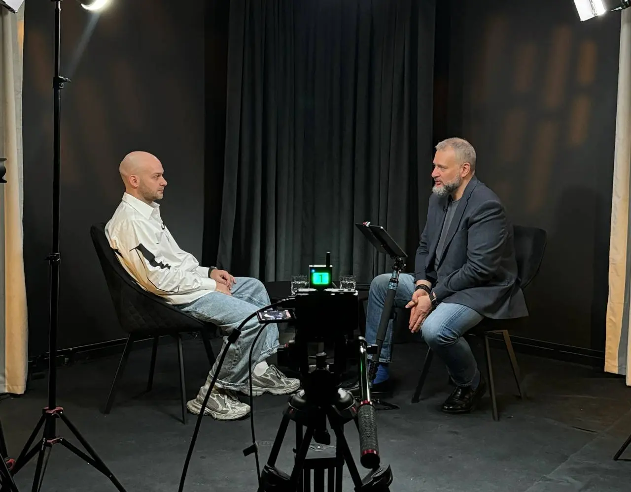 5 фактов о рынке труда по итогам интервью с HR-экспертом Андреем Будаевым⬇️
🟢Рынок труда превратился из рынка найма в рынок кастинга соискателей | Сетка — социальная сеть от hh.ru